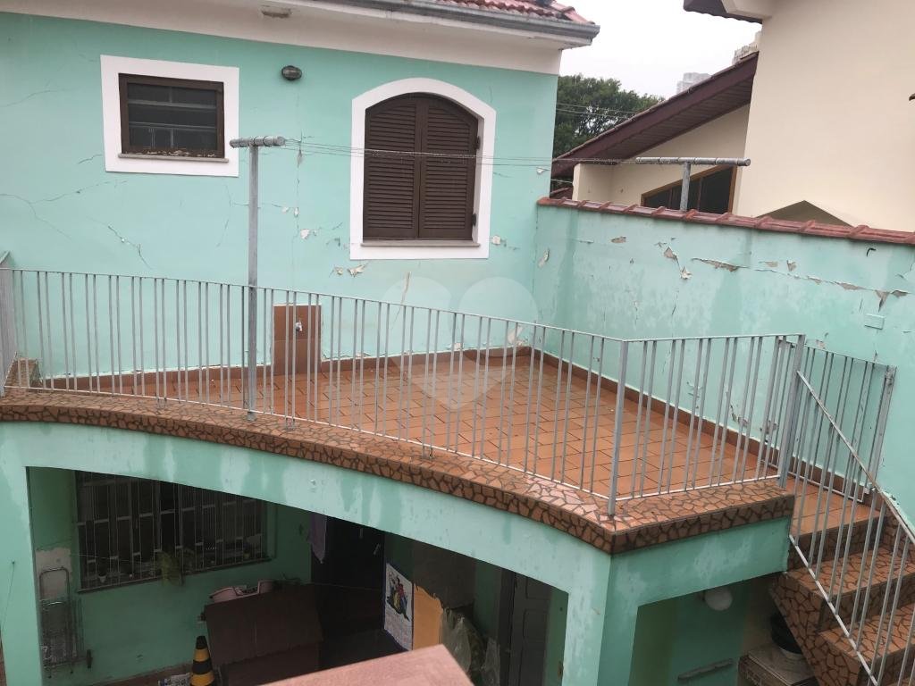 Sobrado na Região de Santa Terezinha com dois dormitórios.