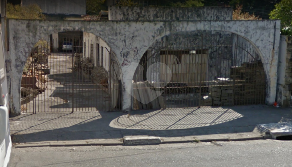 Terreno no Tucuruvi área nobre da Zona Norte. Terreno plano. 10 metros de frente e 48 metros comp.