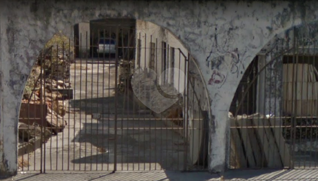 Terreno no Tucuruvi área nobre da Zona Norte. Terreno plano. 10 metros de frente e 48 metros comp.