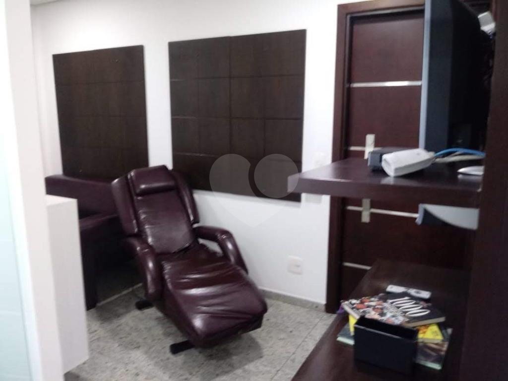 Ótima sala comercial em edifício recém construído a 2 quadras do metrô Santana. Vista Panorâmica!