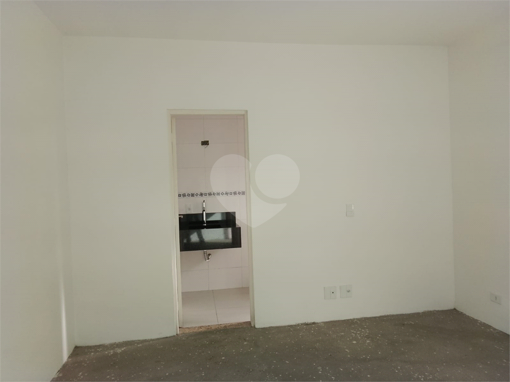 Sobrado novo para venda no Limão. 3 quartos (1suíte), quintal, 4 vagas. 