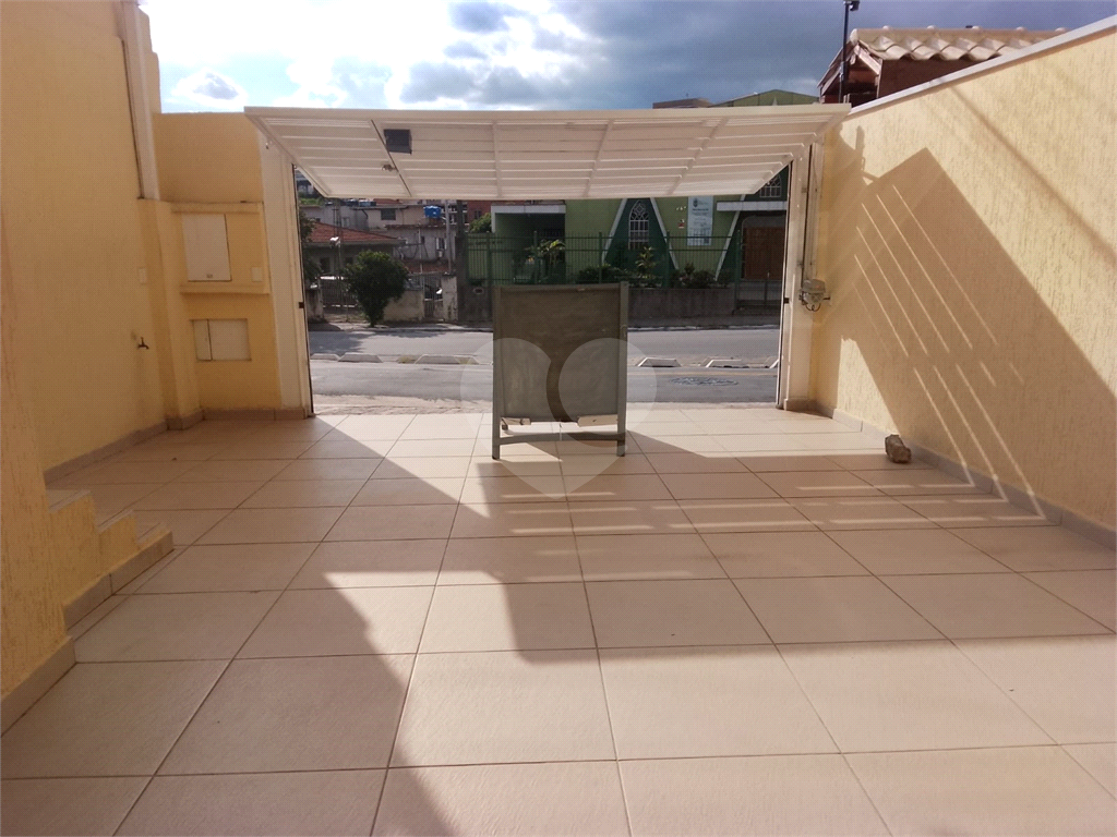 Sobrado novo para venda no Limão. 3 quartos (1suíte), quintal, 4 vagas. 