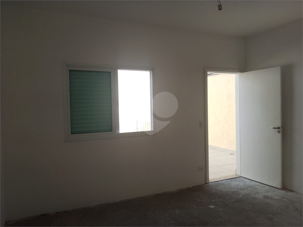 Sobrado novo para venda no Limão. 3 quartos (1suíte), quintal, 4 vagas. 