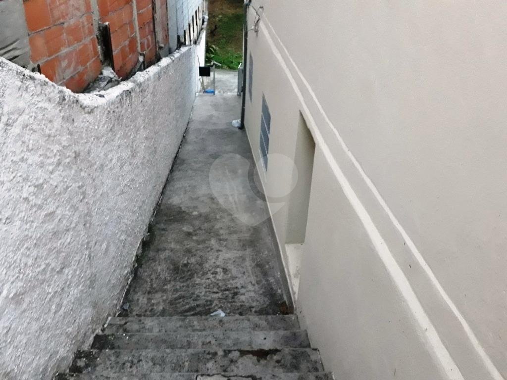 terreno no bairro de Santa Terezinha com 350 m²