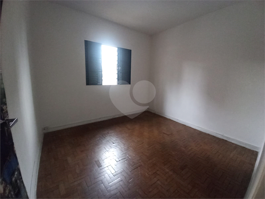 Sobrado, disponível para locação, com 2 dorms, 1 vaga, edícula - Santa Teresinha