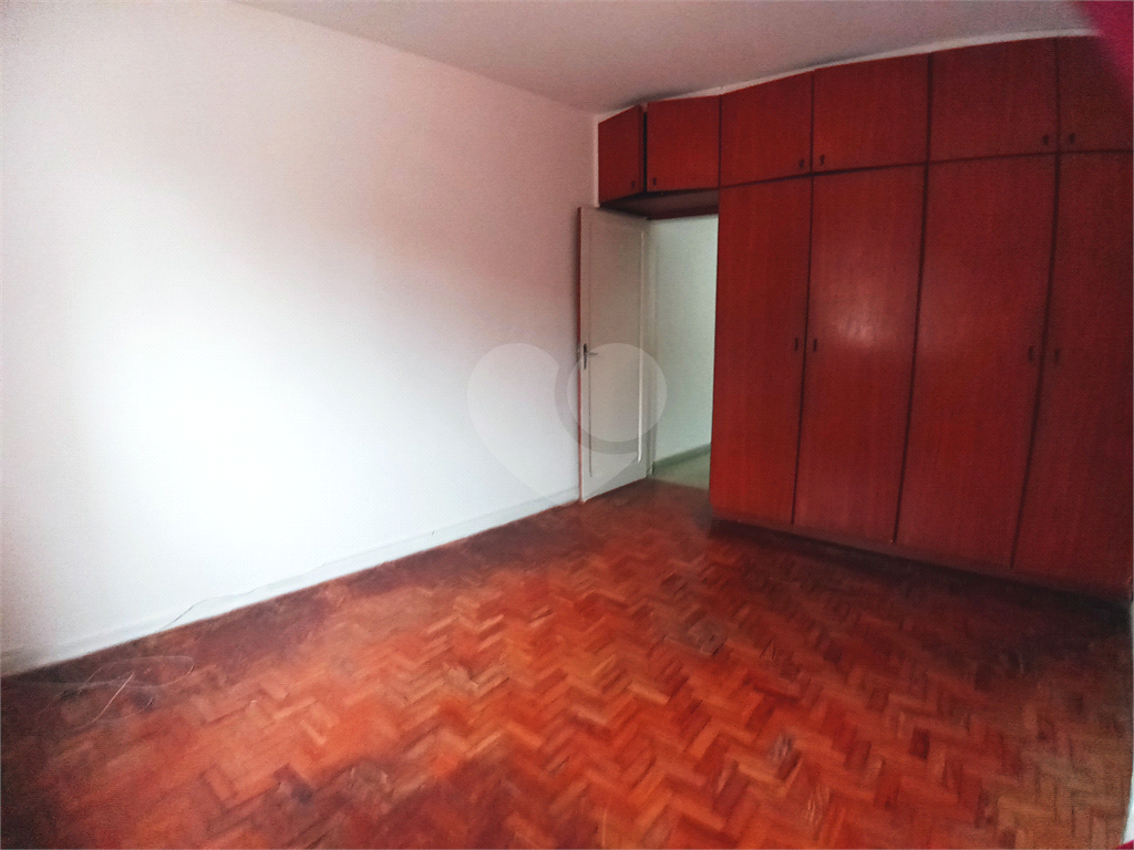 Sobrado, disponível para locação, com 2 dorms, 1 vaga, edícula - Santa Teresinha