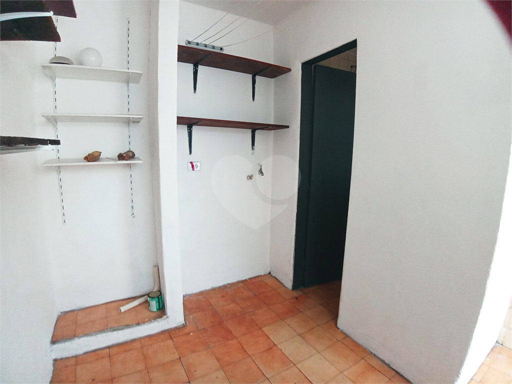 Sobrado, disponível para locação, com 2 dorms, 1 vaga, edícula - Santa Teresinha