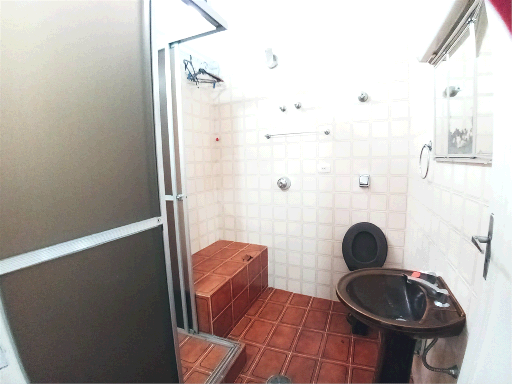 Sobrado, disponível para locação, com 2 dorms, 1 vaga, edícula - Santa Teresinha