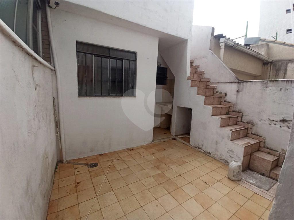 Sobrado, disponível para locação, com 2 dorms, 1 vaga, edícula - Santa Teresinha