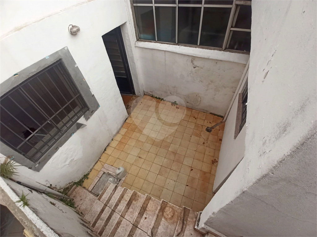 Sobrado, disponível para locação, com 2 dorms, 1 vaga, edícula - Santa Teresinha
