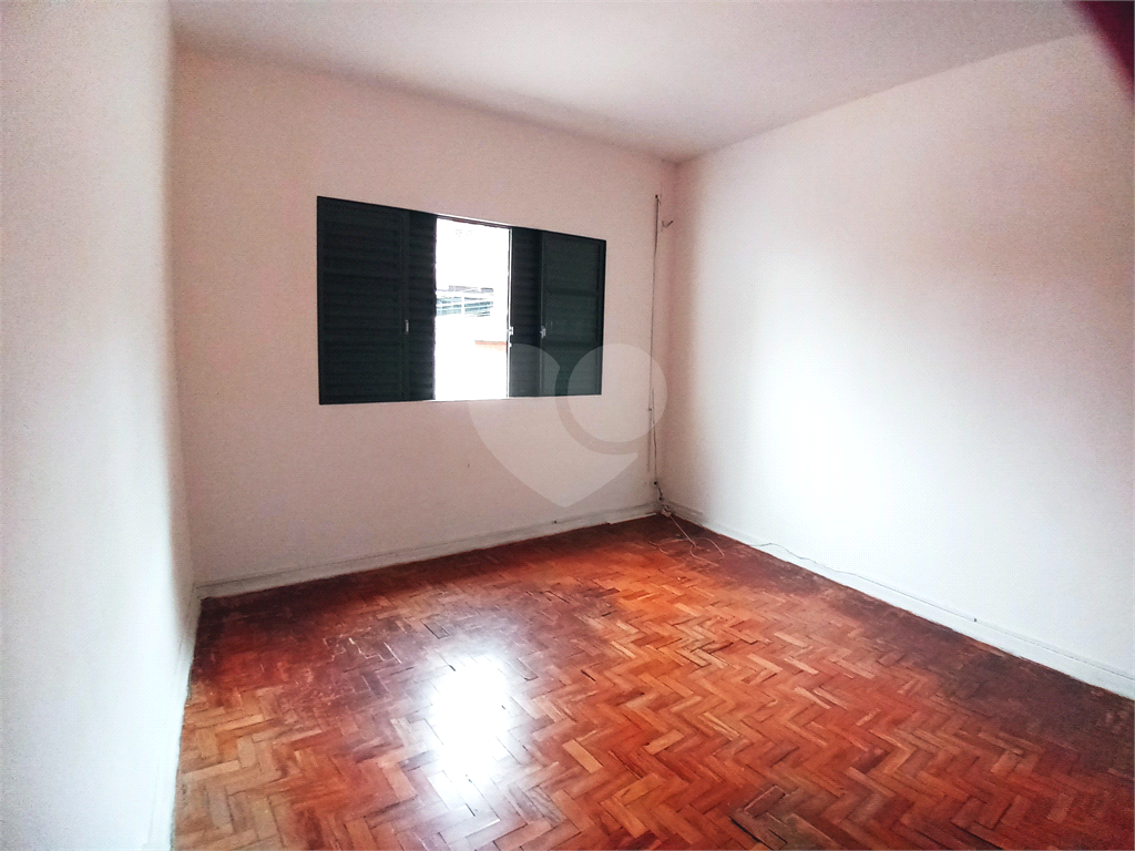 Sobrado, disponível para locação, com 2 dorms, 1 vaga, edícula - Santa Teresinha