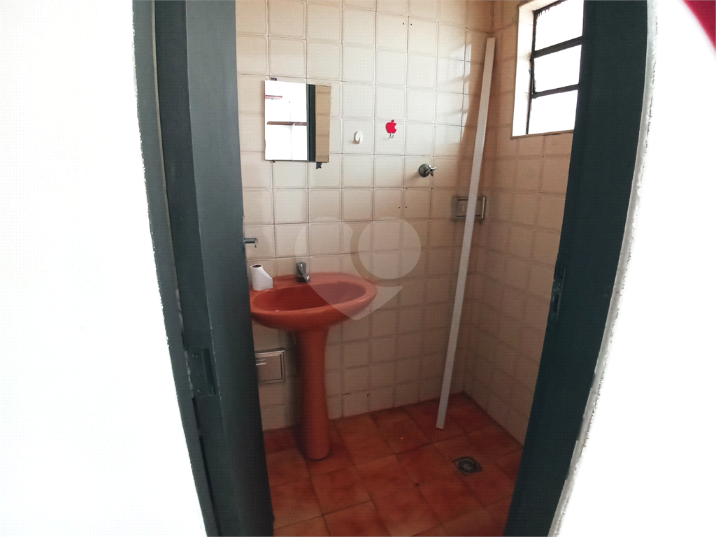 Sobrado, disponível para locação, com 2 dorms, 1 vaga, edícula - Santa Teresinha
