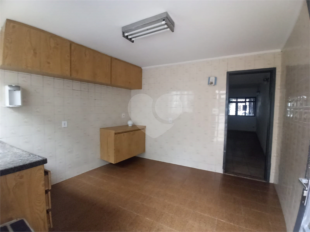Sobrado, disponível para locação, com 2 dorms, 1 vaga, edícula - Santa Teresinha