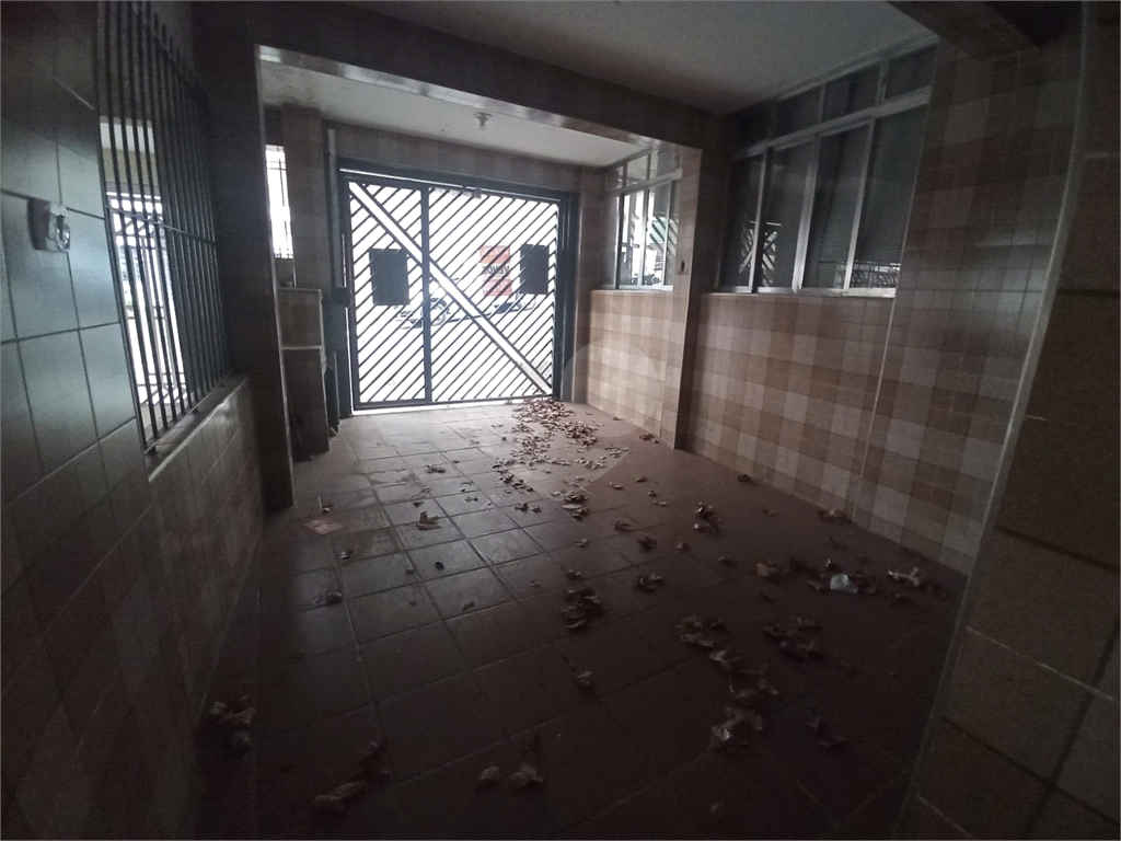 Sobrado, disponível para locação, com 2 dorms, 1 vaga, edícula - Santa Teresinha