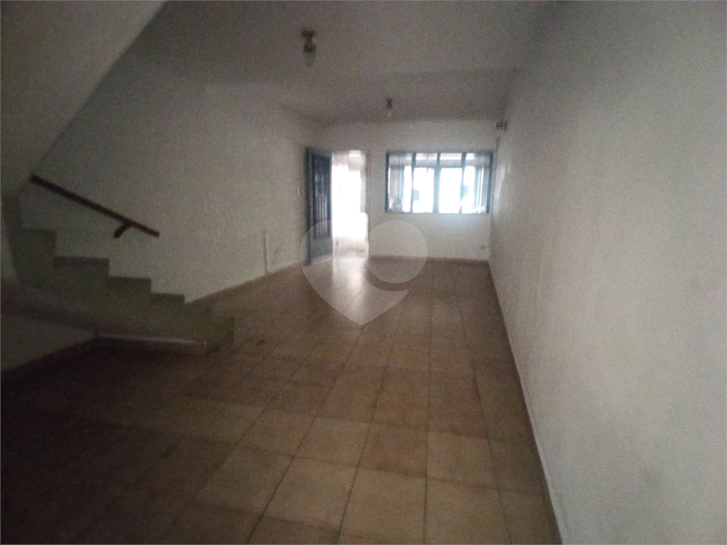 Sobrado, disponível para locação, com 2 dorms, 1 vaga, edícula - Santa Teresinha