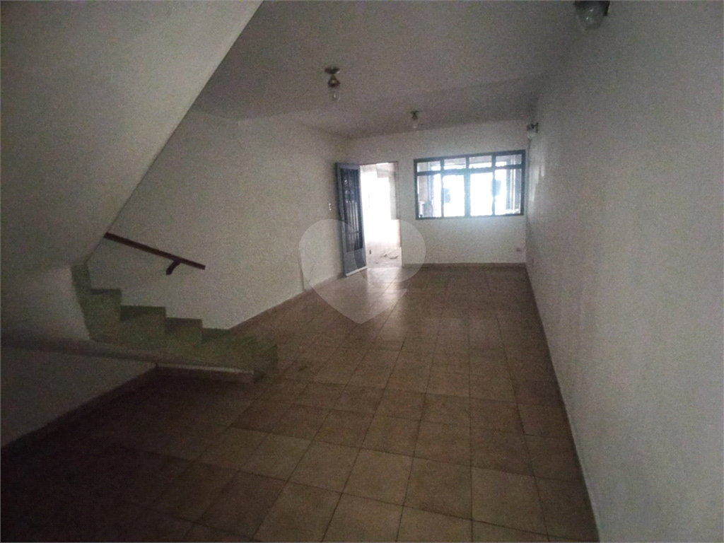 Sobrado, disponível para locação, com 2 dorms, 1 vaga, edícula - Santa Teresinha
