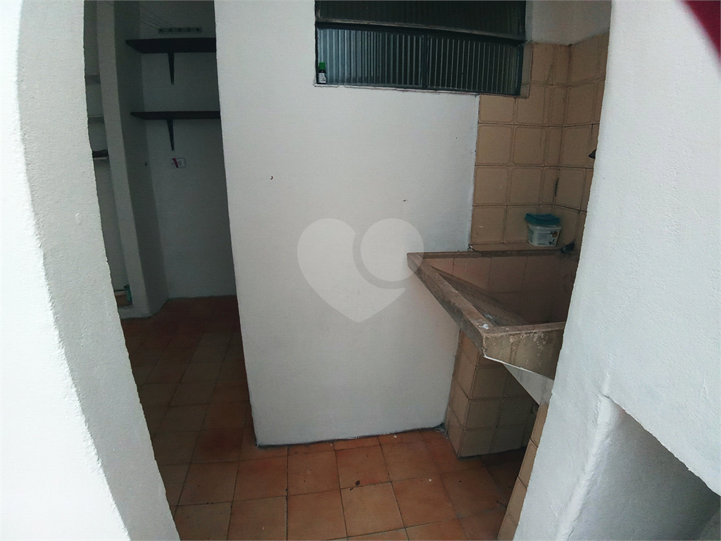 Sobrado, disponível para locação, com 2 dorms, 1 vaga, edícula - Santa Teresinha