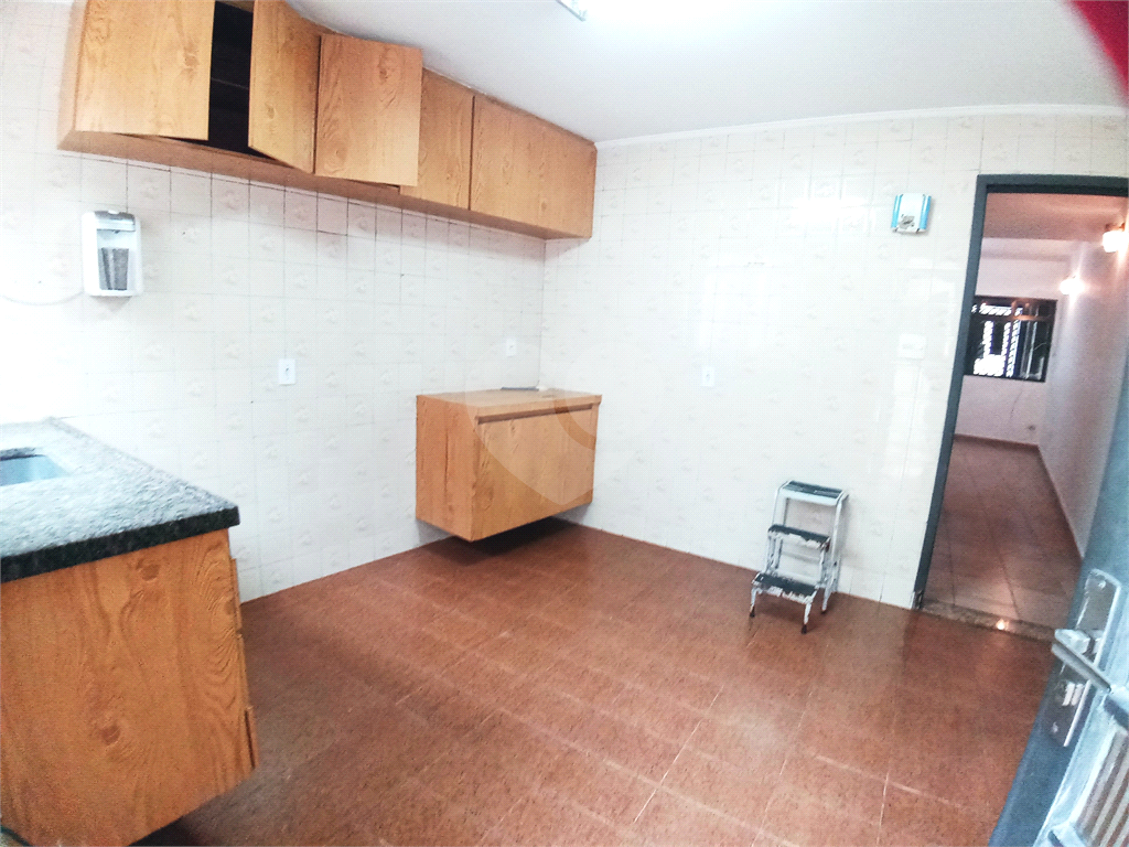 Sobrado, disponível para locação, com 2 dorms, 1 vaga, edícula - Santa Teresinha