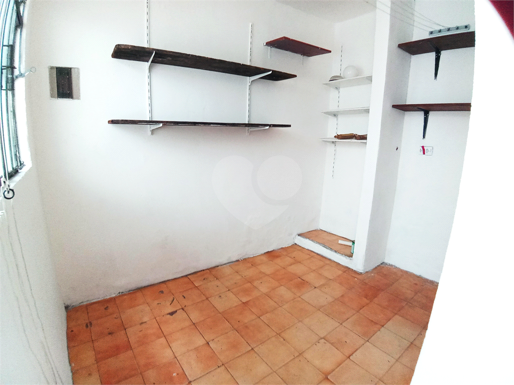 Sobrado, disponível para locação, com 2 dorms, 1 vaga, edícula - Santa Teresinha