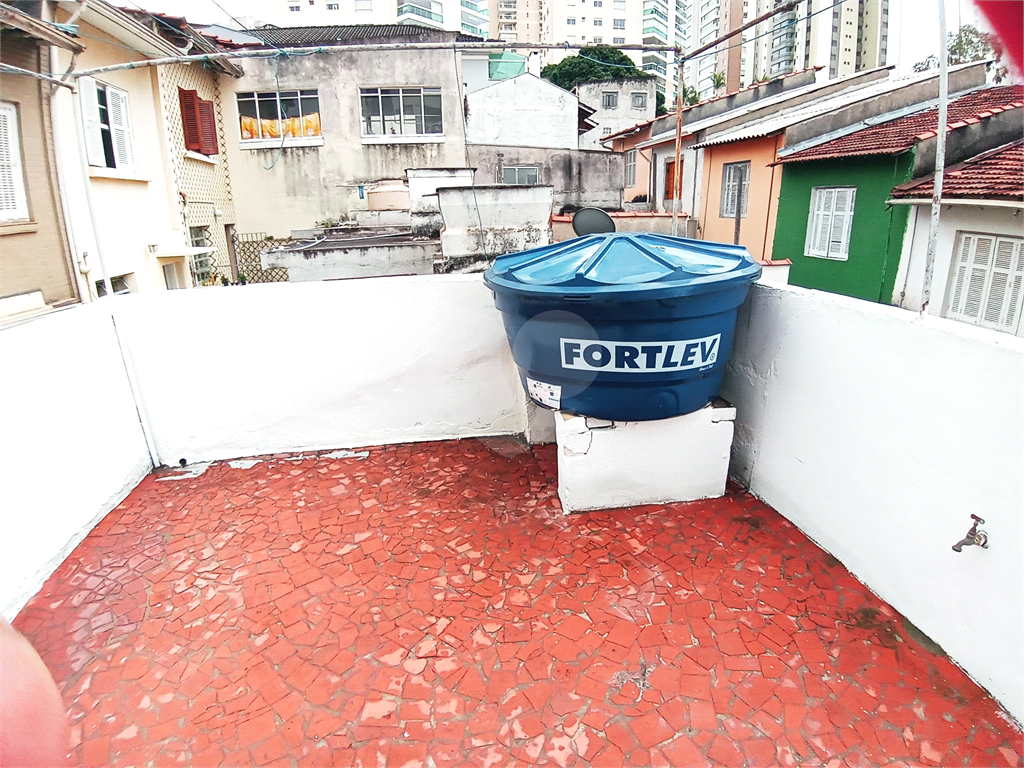 Sobrado, disponível para locação, com 2 dorms, 1 vaga, edícula - Santa Teresinha