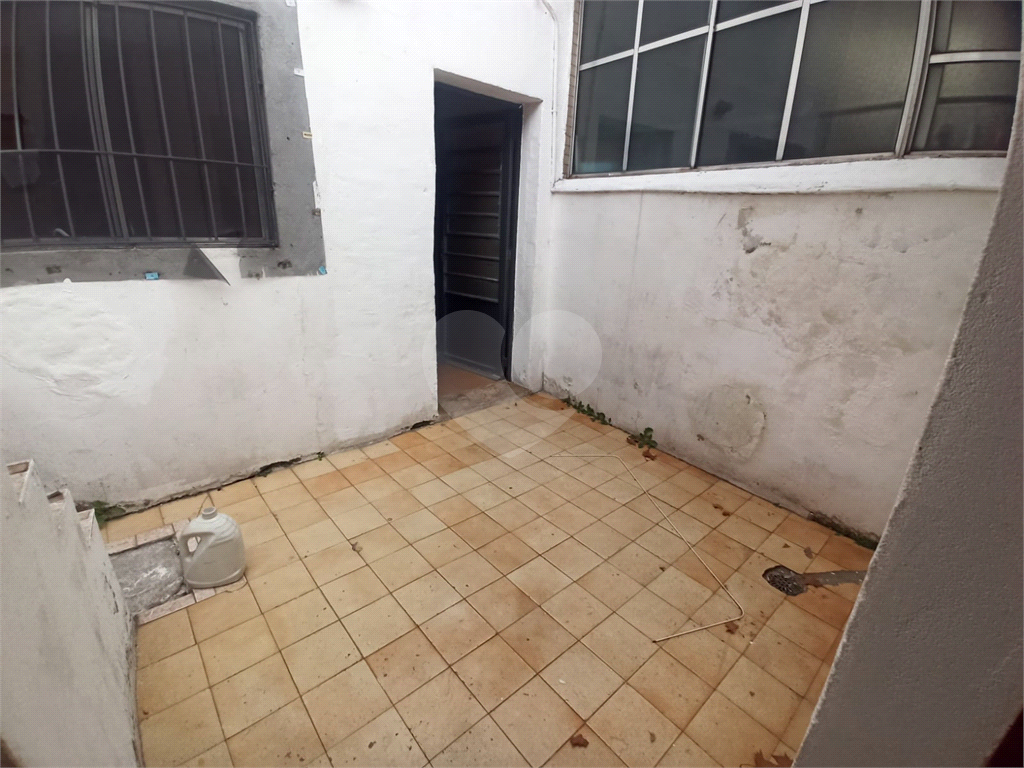 Sobrado, disponível para locação, com 2 dorms, 1 vaga, edícula - Santa Teresinha