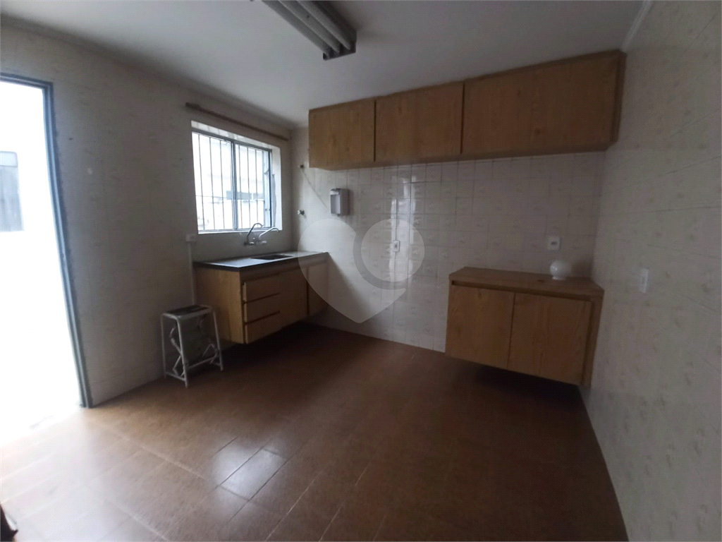 Sobrado, disponível para locação, com 2 dorms, 1 vaga, edícula - Santa Teresinha
