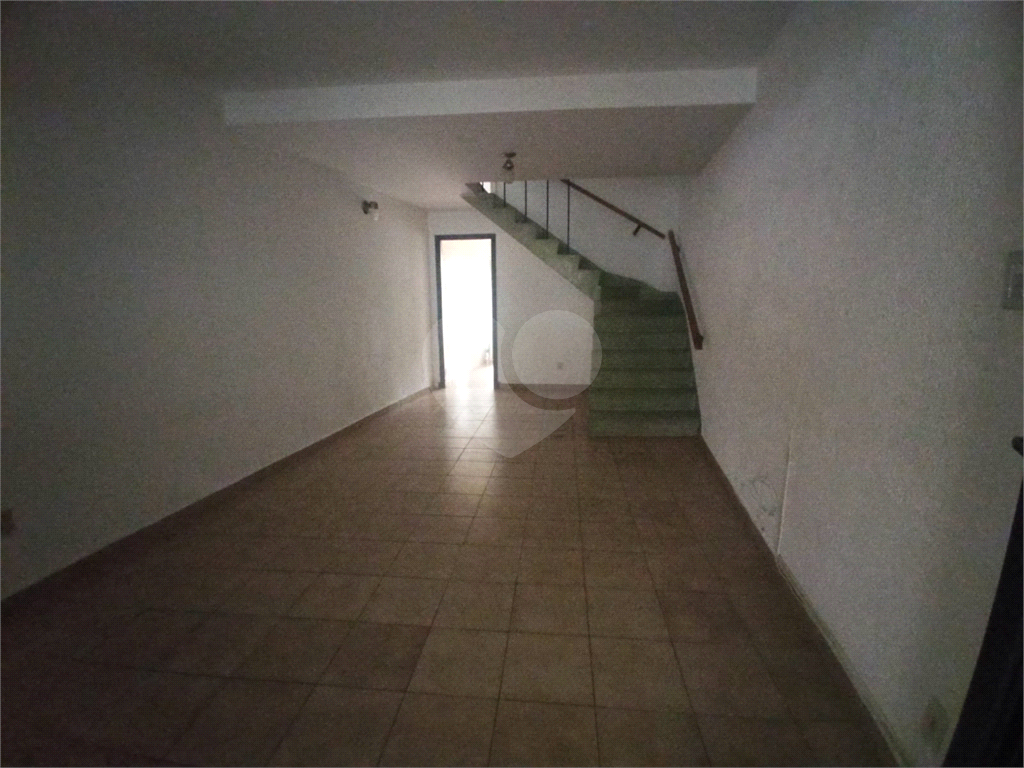 Sobrado, disponível para locação, com 2 dorms, 1 vaga, edícula - Santa Teresinha