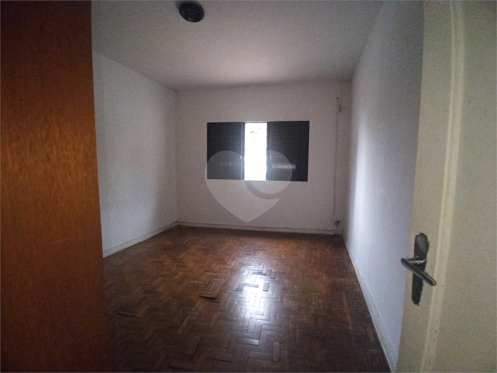 Sobrado, disponível para locação, com 2 dorms, 1 vaga, edícula - Santa Teresinha
