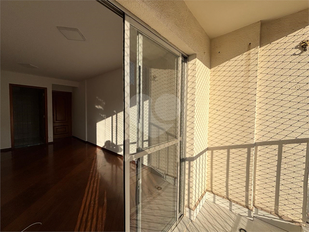 Apartamento andar alto, excelente localização, região da Santa Terezinha em Santana