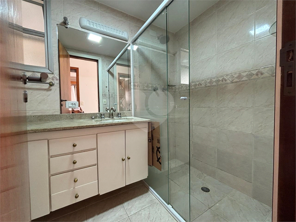 Apartamento andar alto, excelente localização, região da Santa Terezinha em Santana