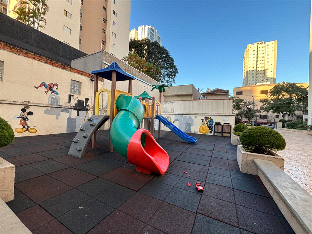 Apartamento andar alto, excelente localização, região da Santa Terezinha em Santana