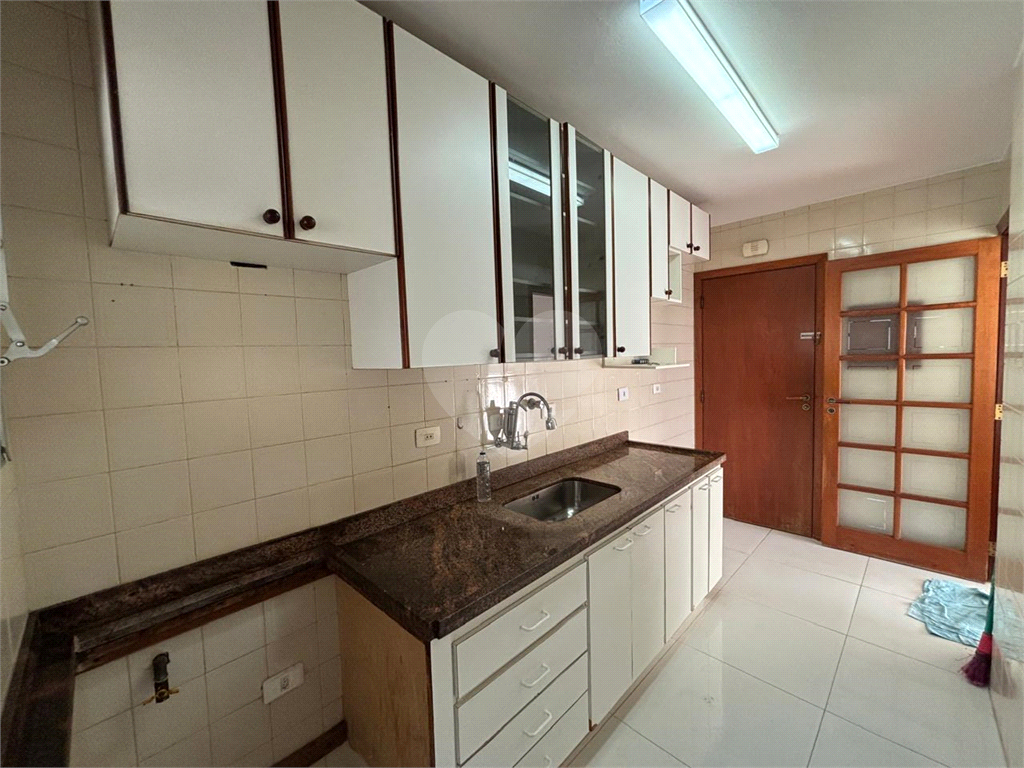 Apartamento andar alto, excelente localização, região da Santa Terezinha em Santana