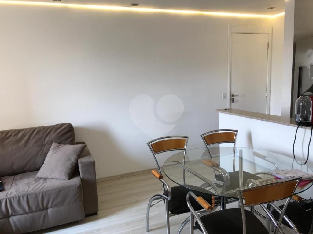 APARTAMENTO em VILA VENDITTI