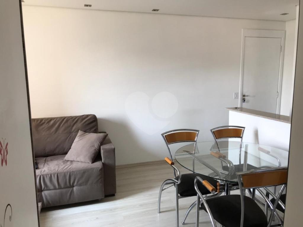APARTAMENTO em VILA VENDITTI