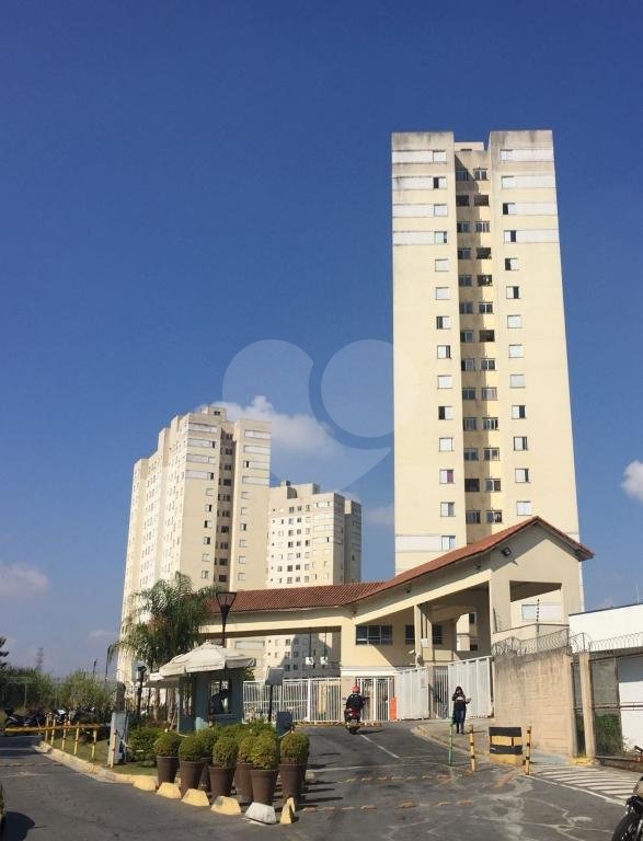 APARTAMENTO em VILA VENDITTI