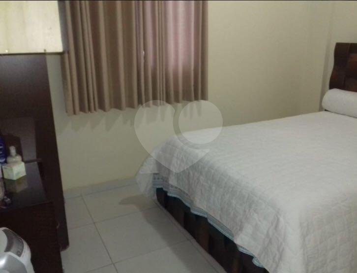 APARTAMENTO em VILA TUPI