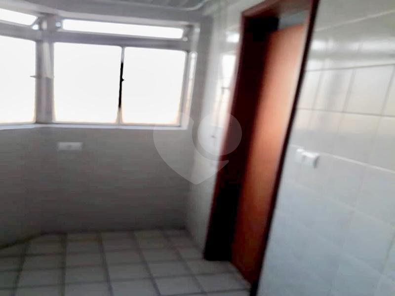 Apartamento à venda com 2 quartos, 62m² - Foto 11