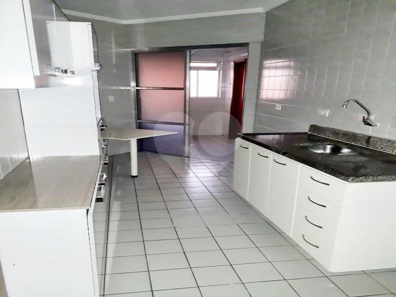 Apartamento à venda com 2 quartos, 62m² - Foto 9