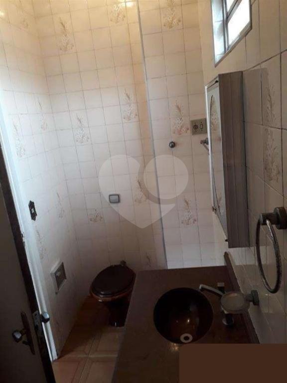 Ótimo prédio no Parque Novo Mundo comercial e ou residencial com 3 andares.