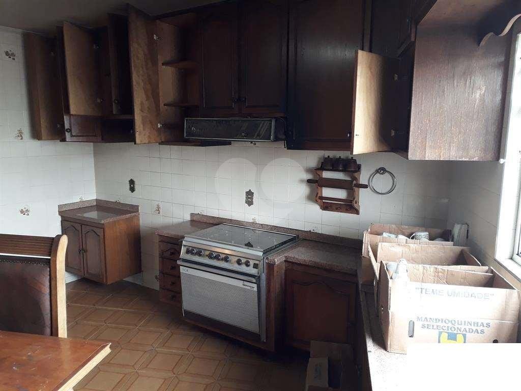 Ótimo prédio no Parque Novo Mundo comercial e ou residencial com 3 andares.