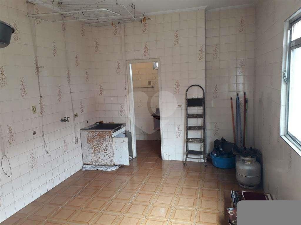 Ótimo prédio no Parque Novo Mundo comercial e ou residencial com 3 andares.
