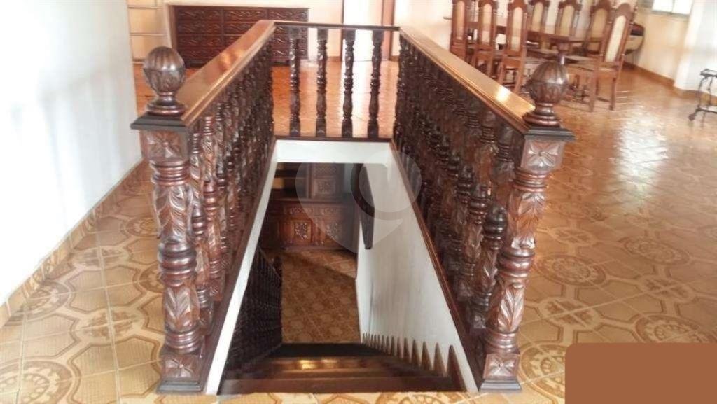 Ótimo prédio no Parque Novo Mundo comercial e ou residencial com 3 andares.