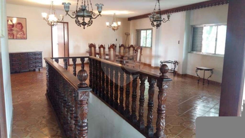 Ótimo prédio no Parque Novo Mundo comercial e ou residencial com 3 andares.