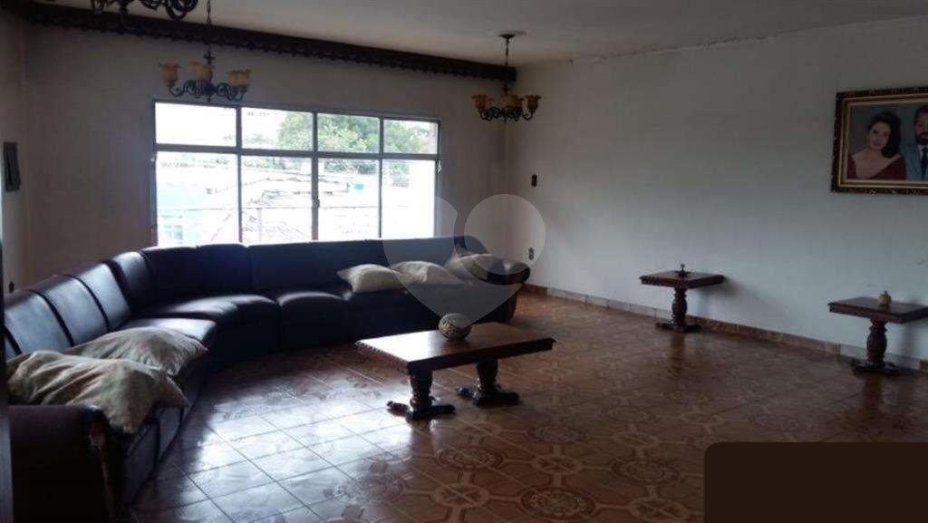 Ótimo prédio no Parque Novo Mundo comercial e ou residencial com 3 andares.