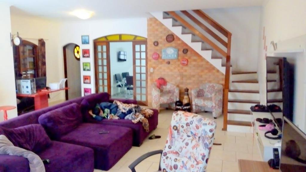 Lindo Sobrado com Edícula para a Venda