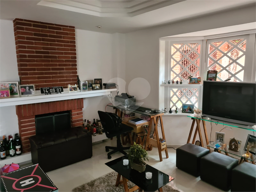 Casa com 3 dorm, 2 suítes, área gourmet, 4 vagas na Mooca