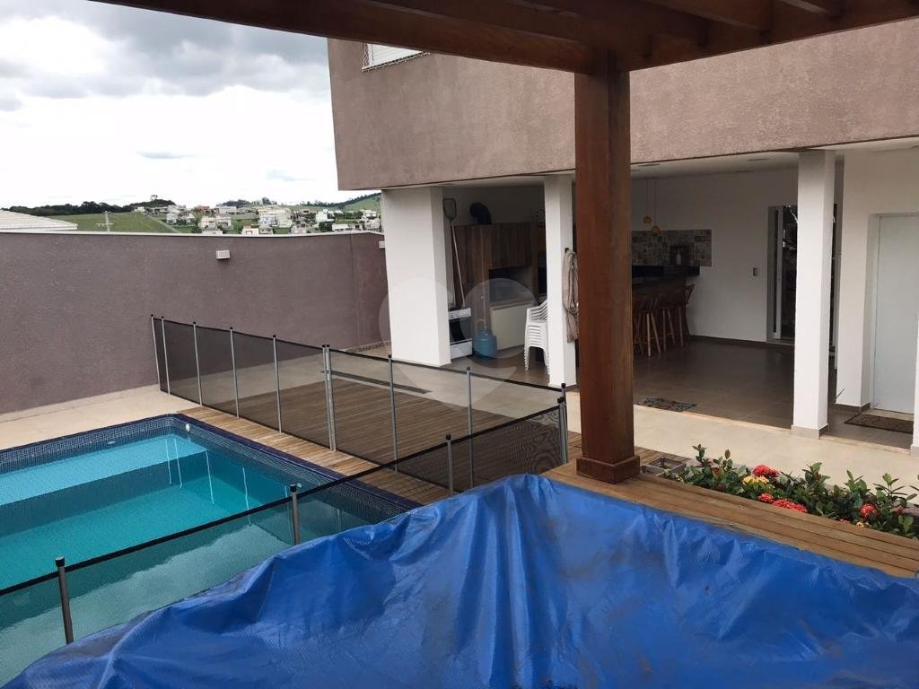 Belíssimo sobrado, isolado em condomínio fechado - Bragança Paulista - Estuda Permuta