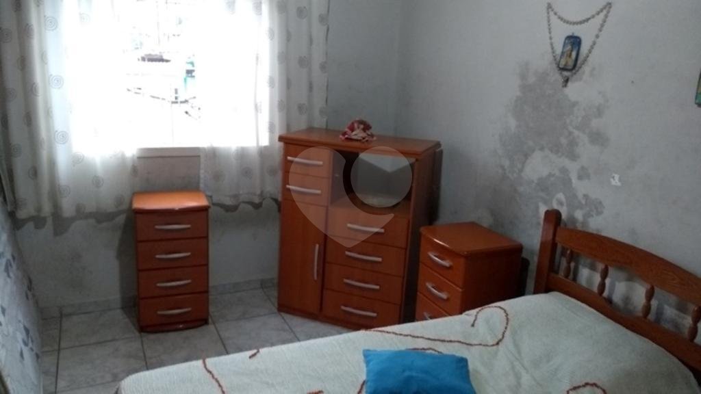 Ótima Casa térrea na Vila Dom Pedro com 2 casas