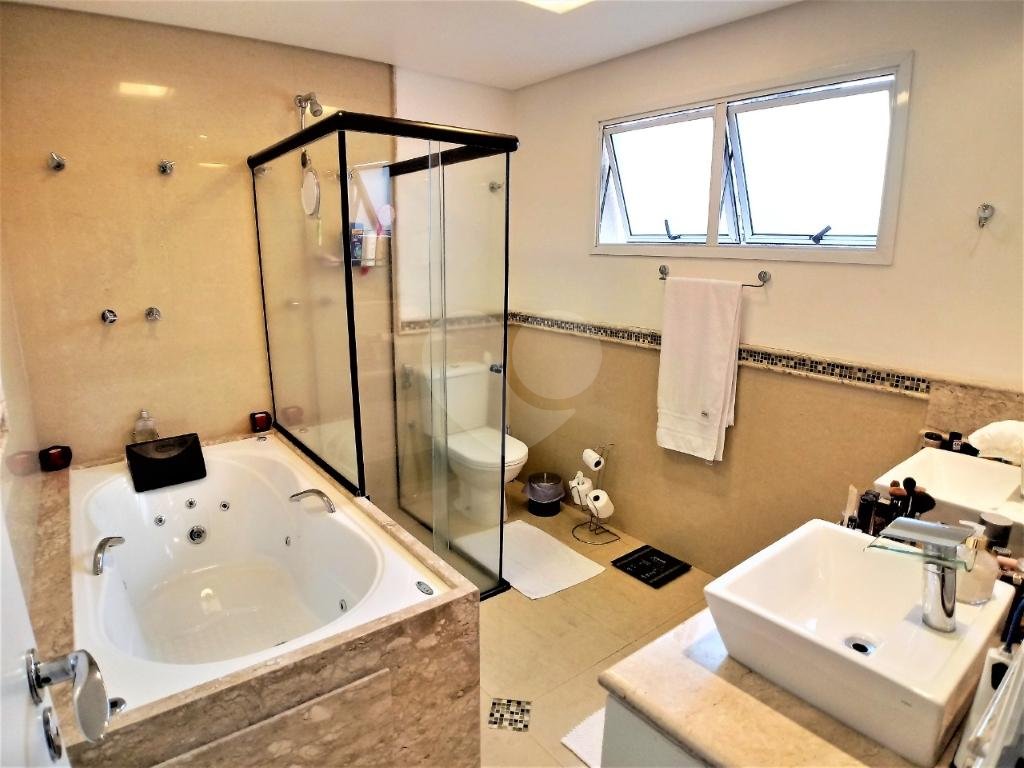 Apartamento Residencial Santa Teresinha com 160 metros
