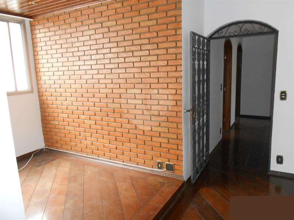 Apartamento bem localizado com 3 dormitórios sendo 1 suíte.